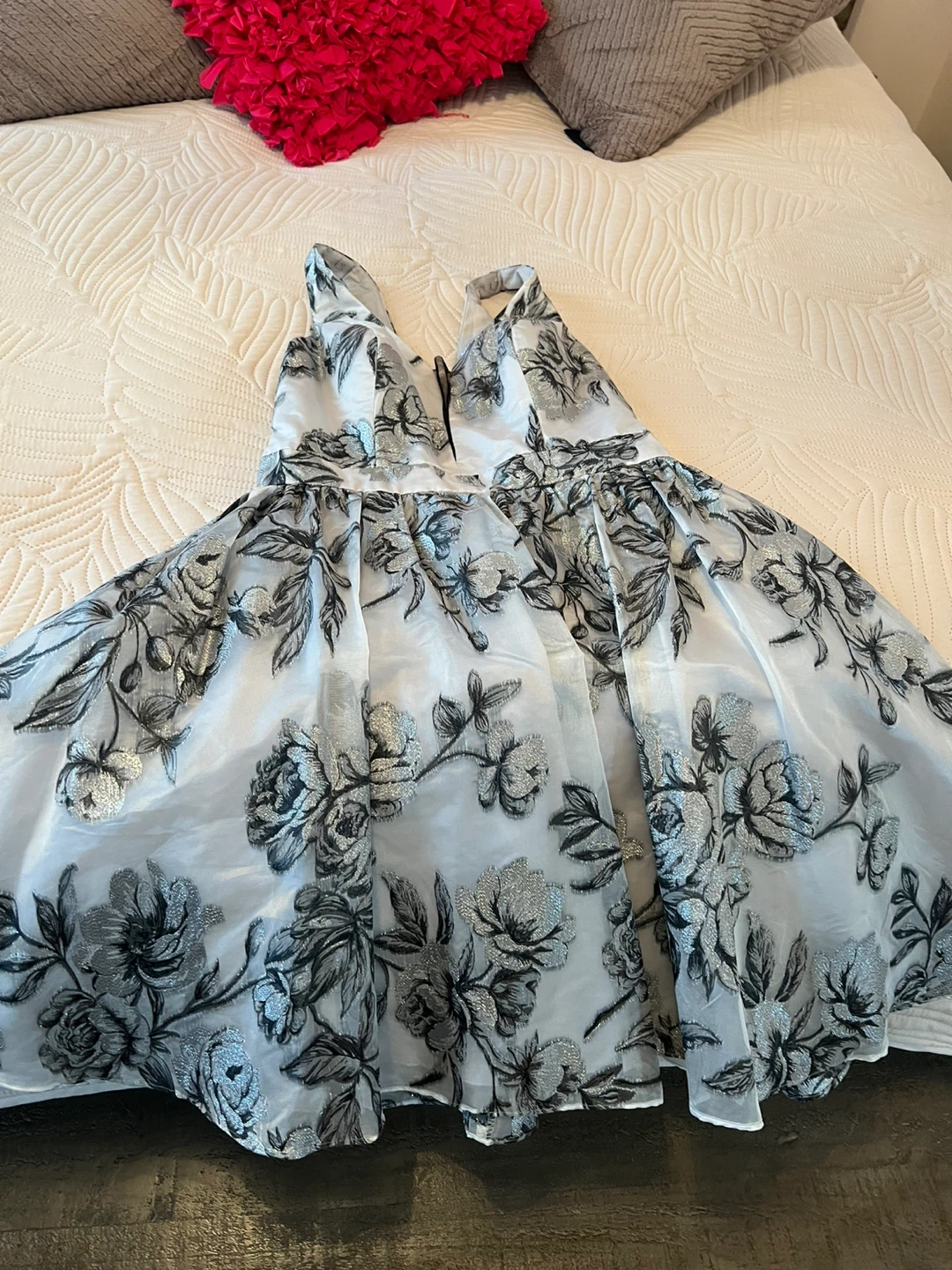 Cachet Women's Dress Size 6 Floral Pattern