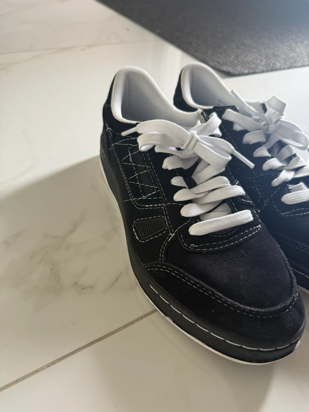 Reebok Shoes US10.5 - photo 2
