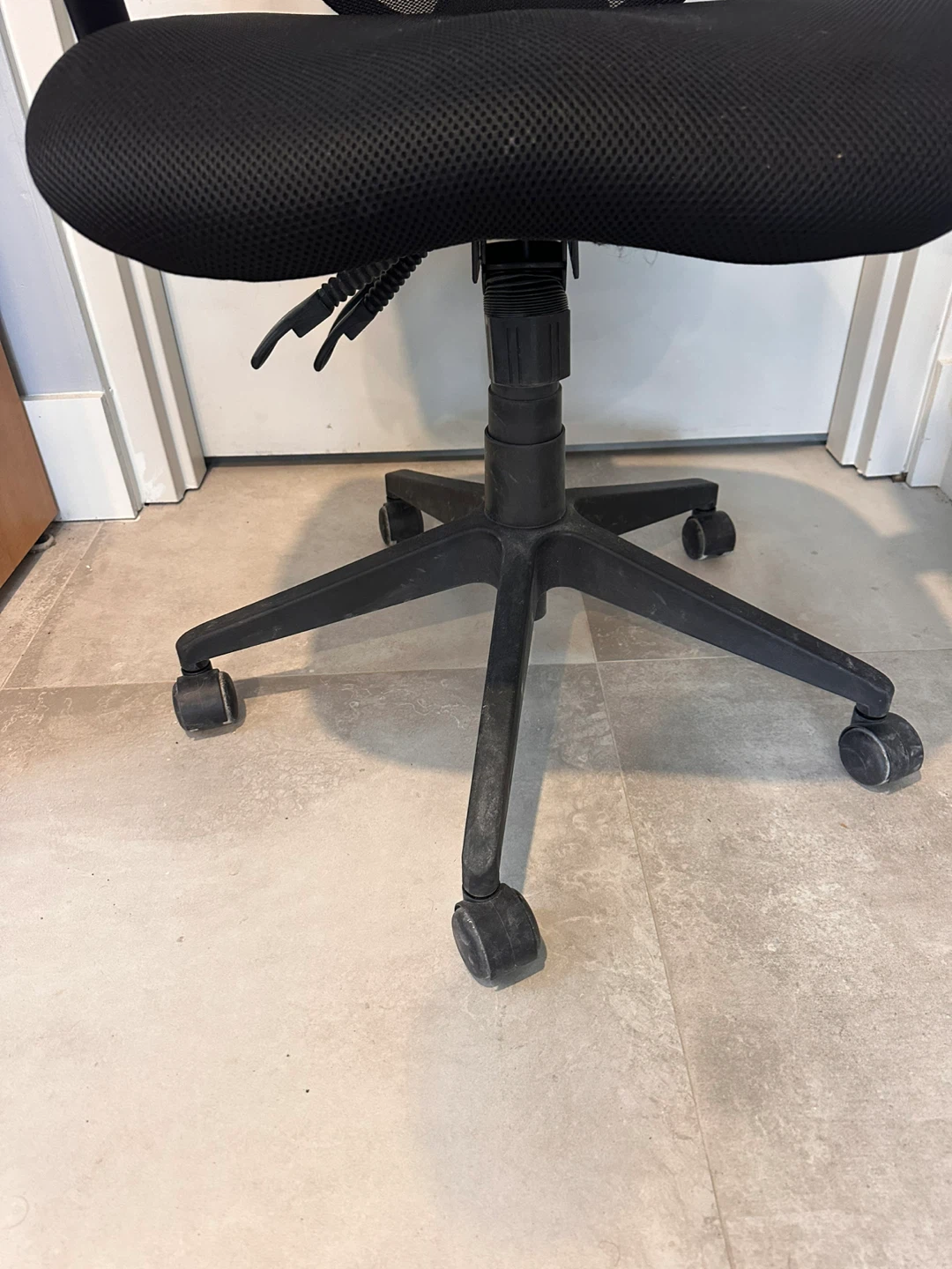 Black Mesh Office Chair - photo 5