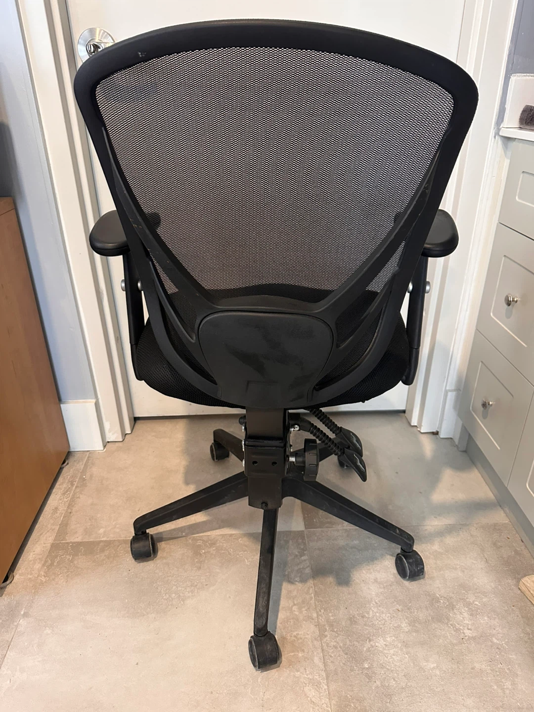 Black Mesh Office Chair - photo 2