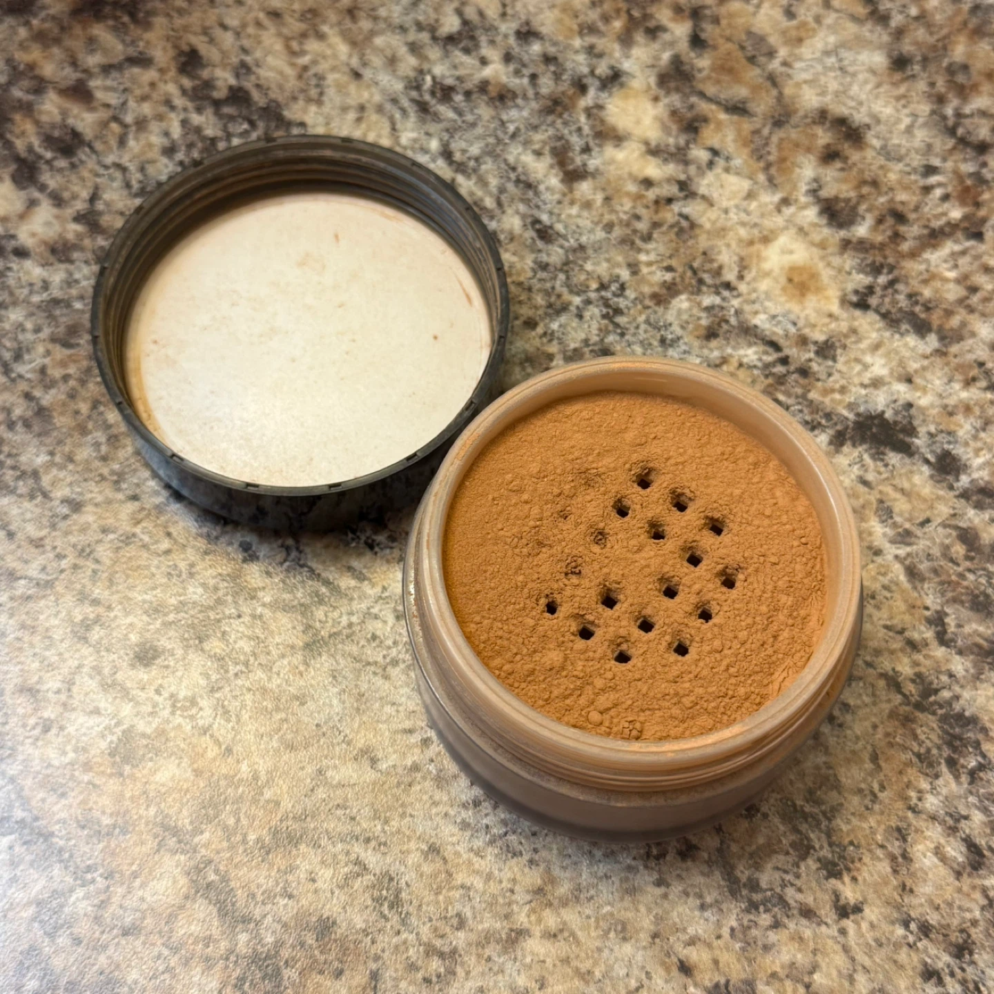 Laura Mercier Setting Powder - Medium Deep - photo 3