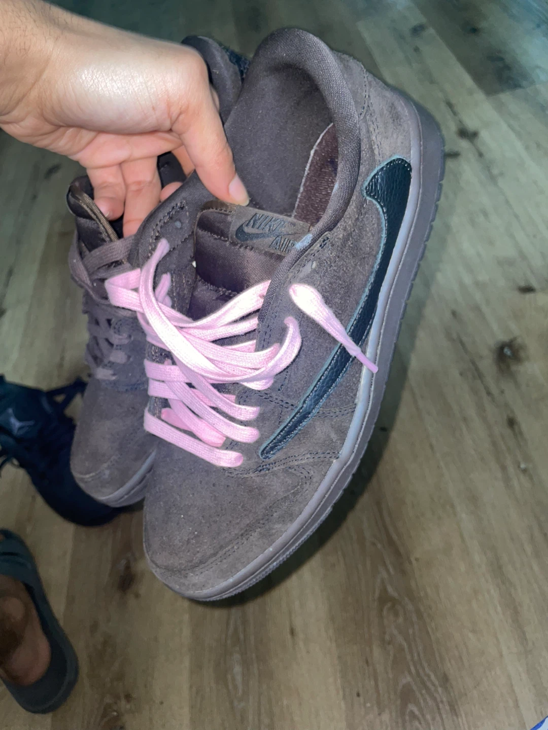 Travis Scott Nike SB Dunk Low Pro Shoes - photo 3