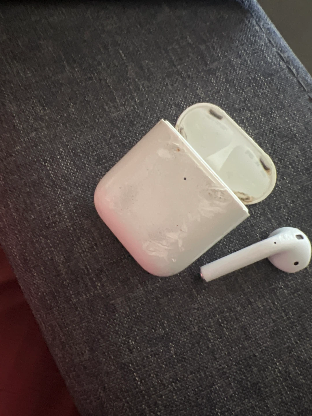 Apple AirPods Wireless Earbuds Charging Case