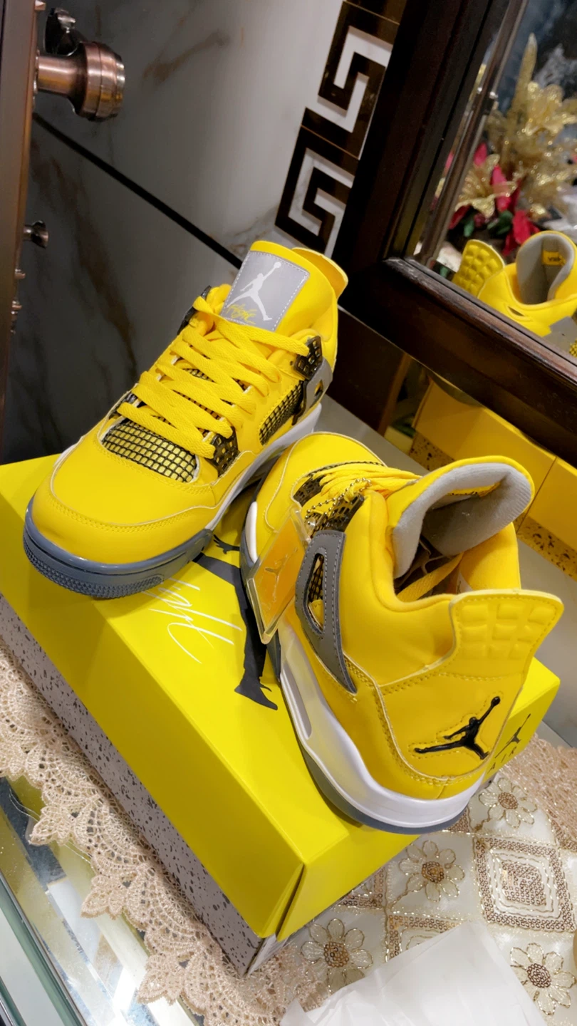 New air Jordan 4 Retro - photo 2