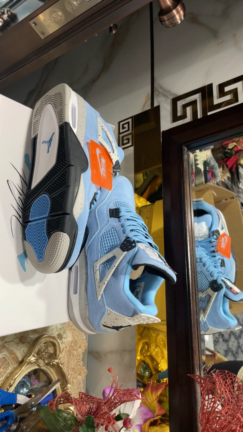 Air Jordan 4 'University Blue' Sneakers - photo 4