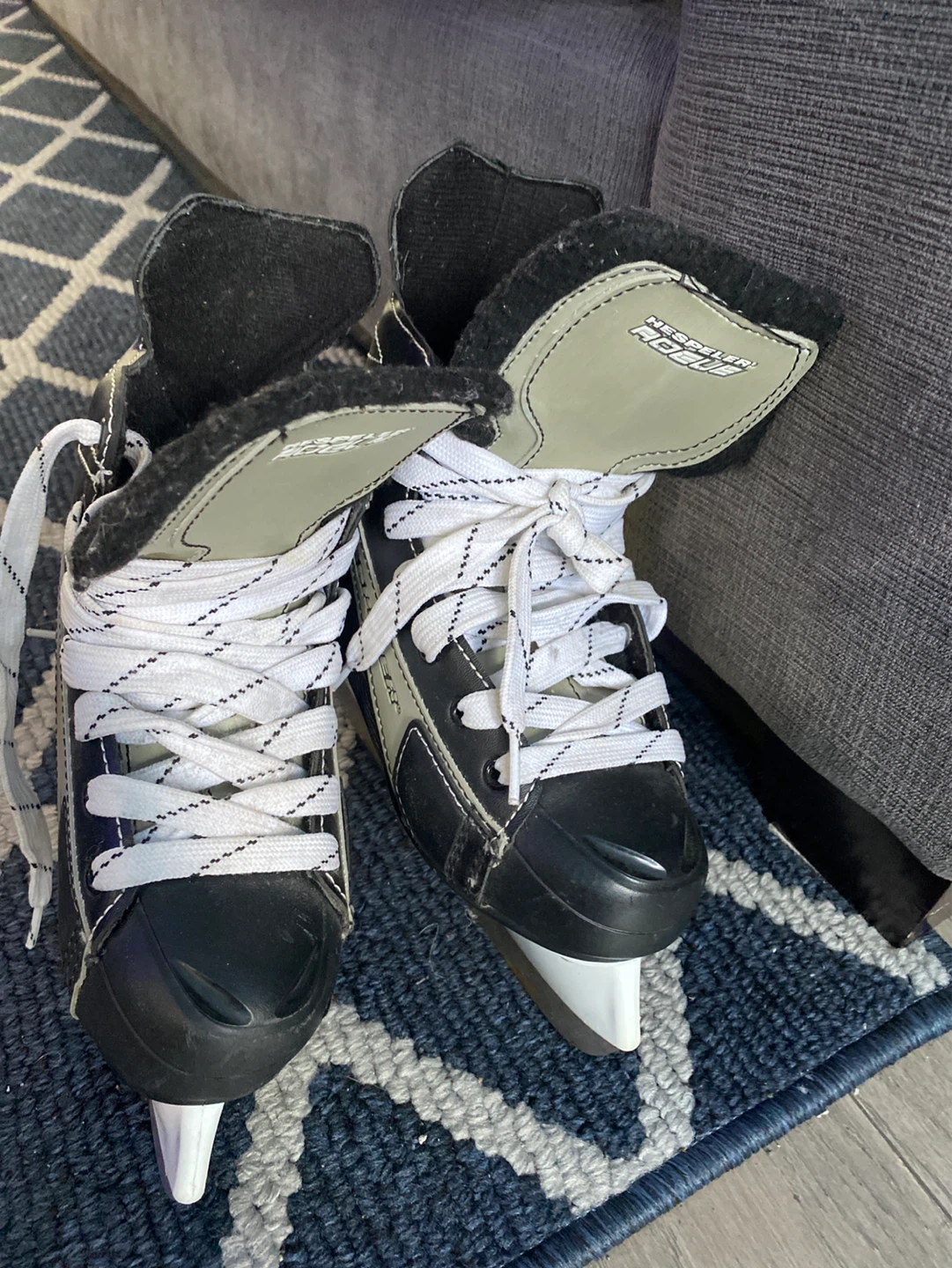 Hespeler Youth Ice Skates - US Y11 - photo 2