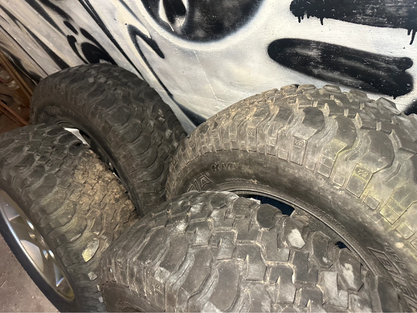 BFGoodrich 4 set Tires and Jeep Rims - photo 4