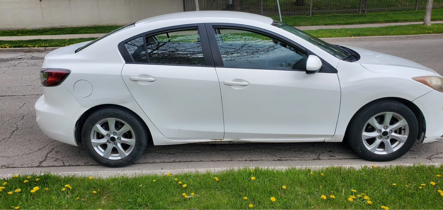 2012 Mazda 3 Sedan - photo 2