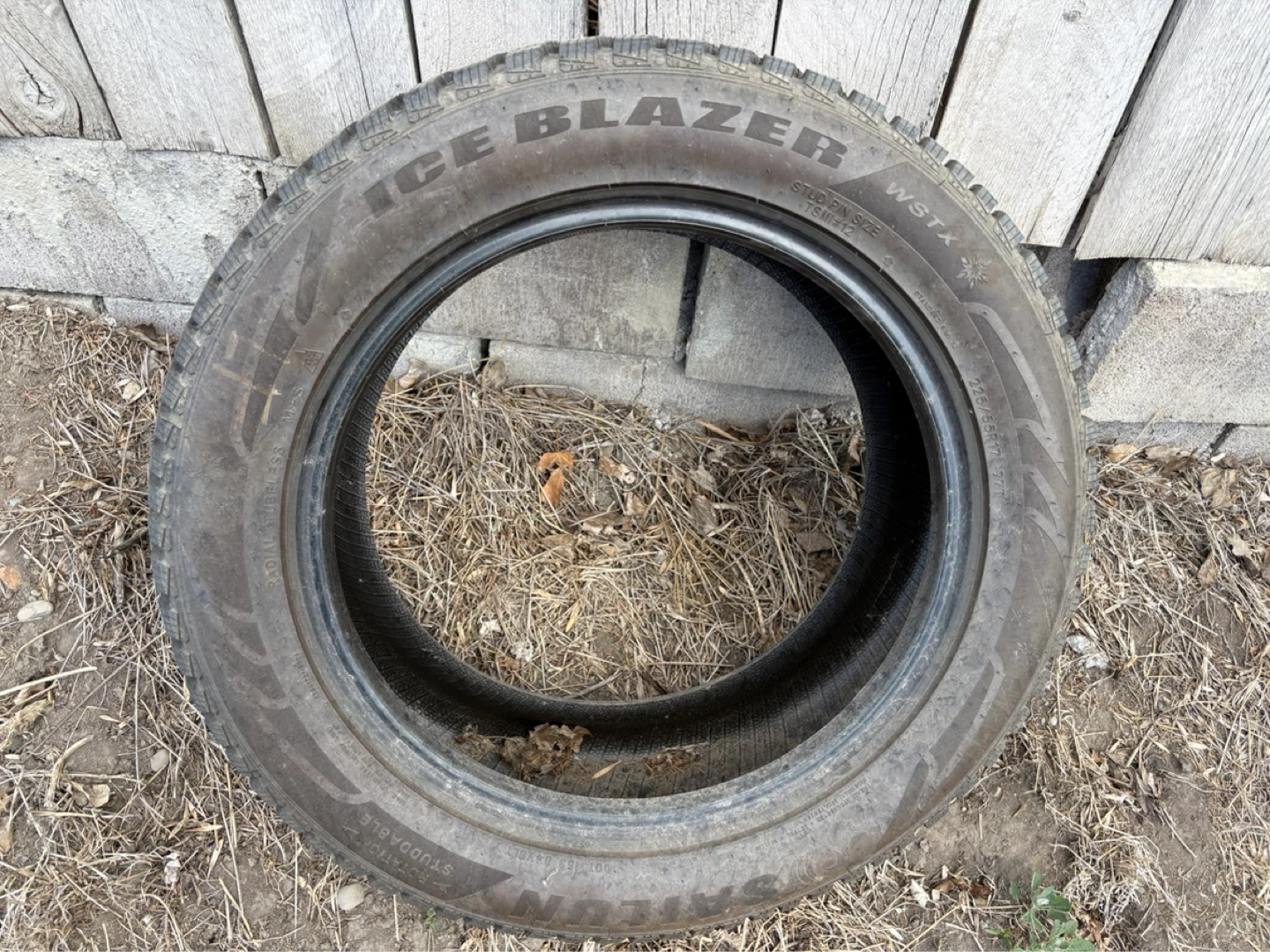 Ice Blazer WSTX Winter Tire 225/55R17