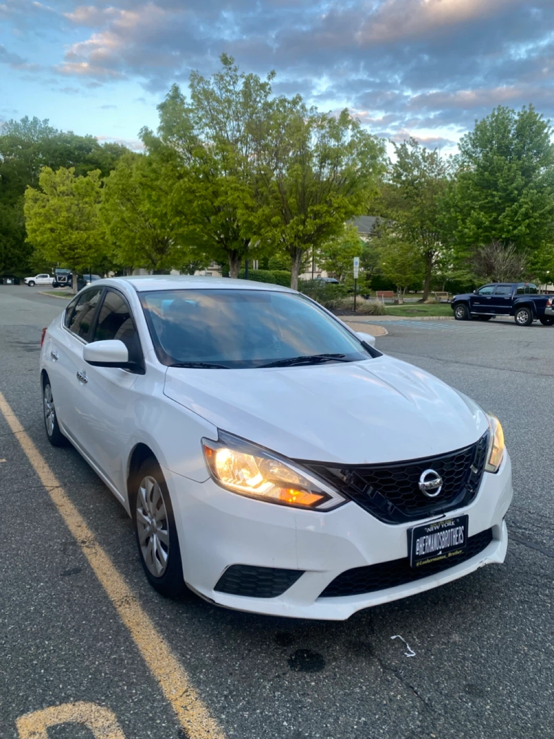 White Nissan Sentra SV Sedan 2017