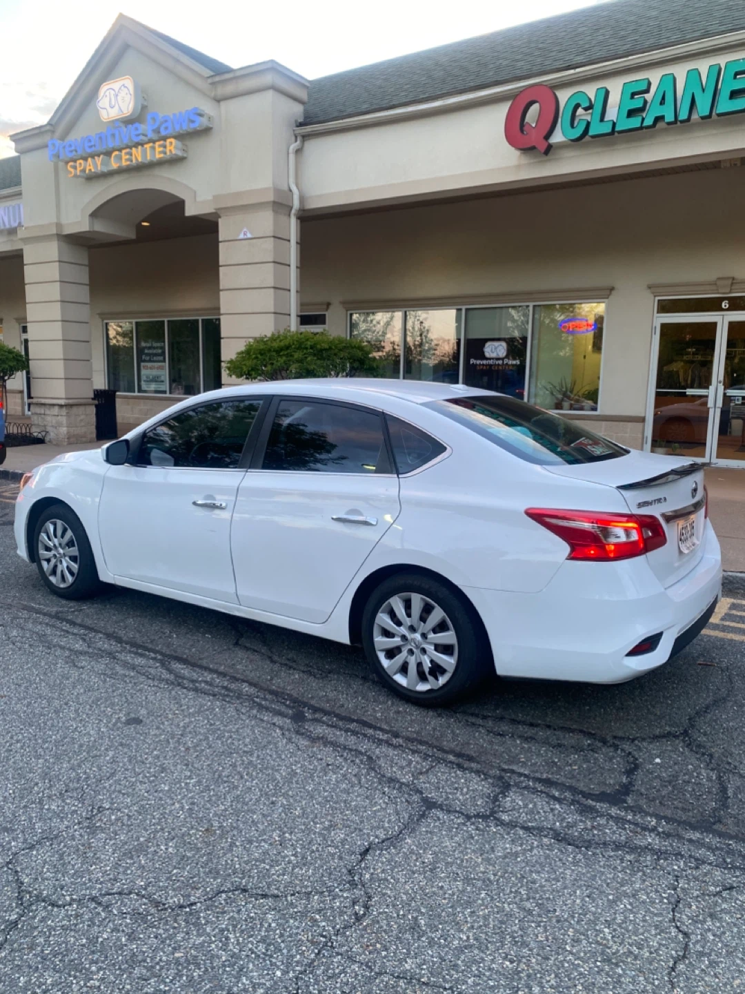 White Nissan Sentra SV Sedan 2017 - photo 4