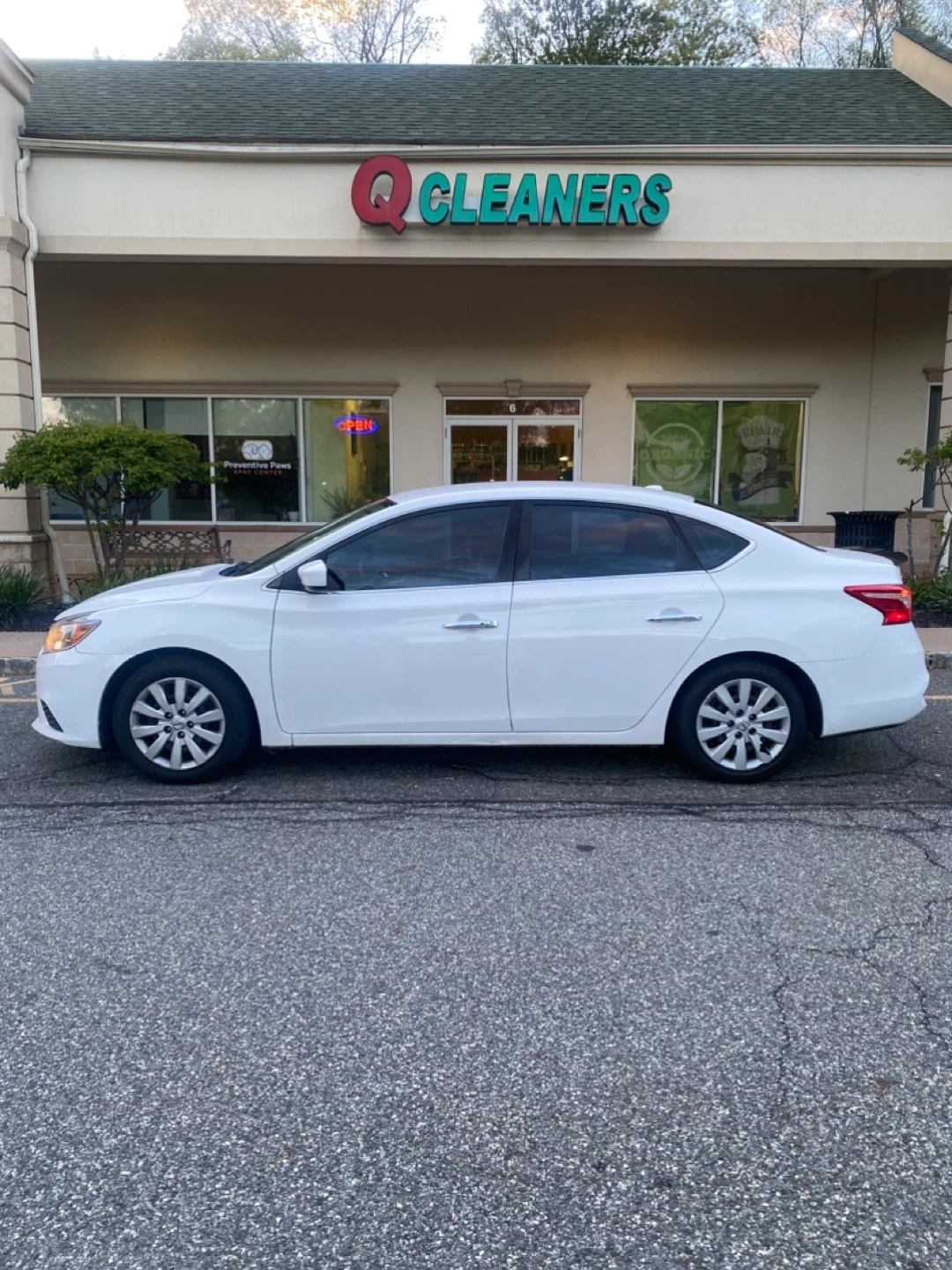 White Nissan Sentra SV Sedan 2017 - photo 3