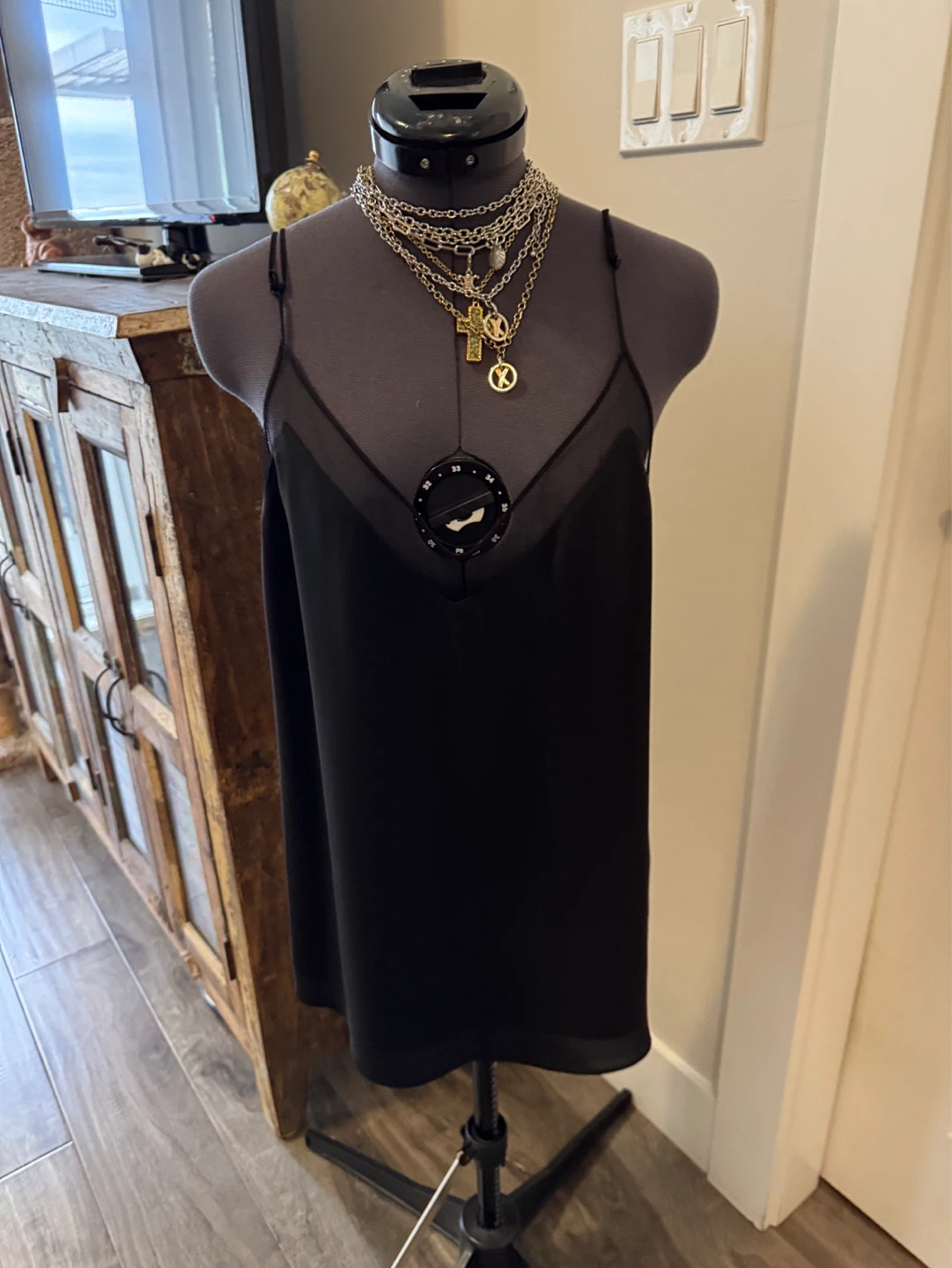 Aritzia Babaton Galen black Camisole -  size small - photo 4