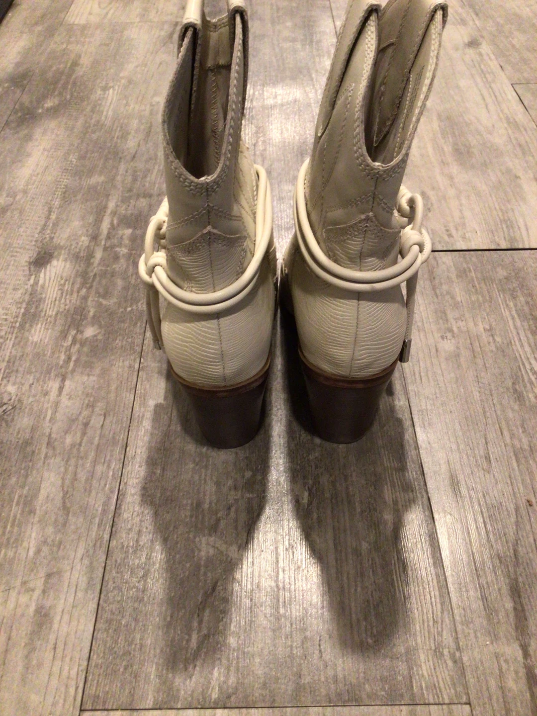 White Leatherette Cowboy Boots - photo 3