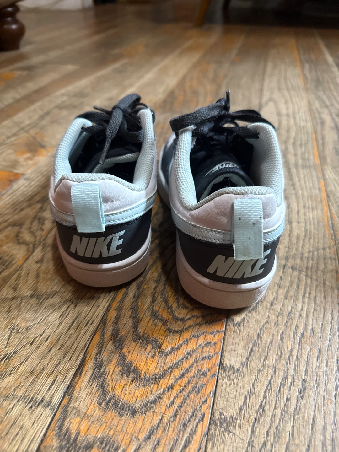 Boys Nike Sneakers - size 3.5Y - photo 4