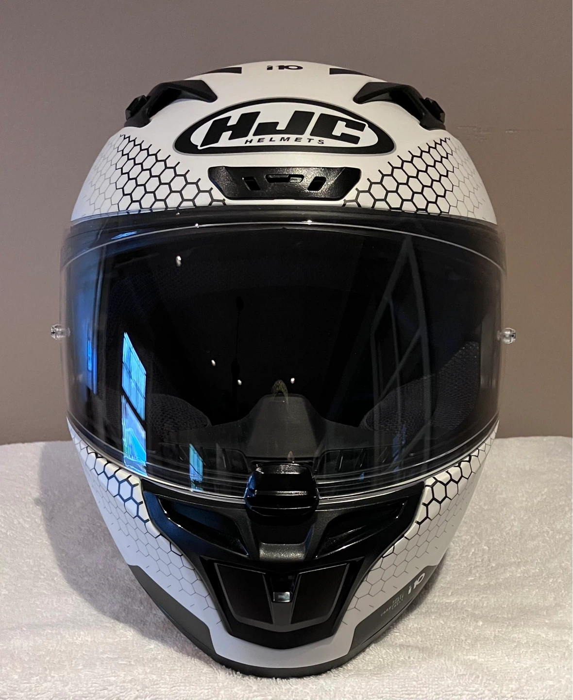 HJC i10 Motorcycle Helmet - White/Black, Size S - photo 3
