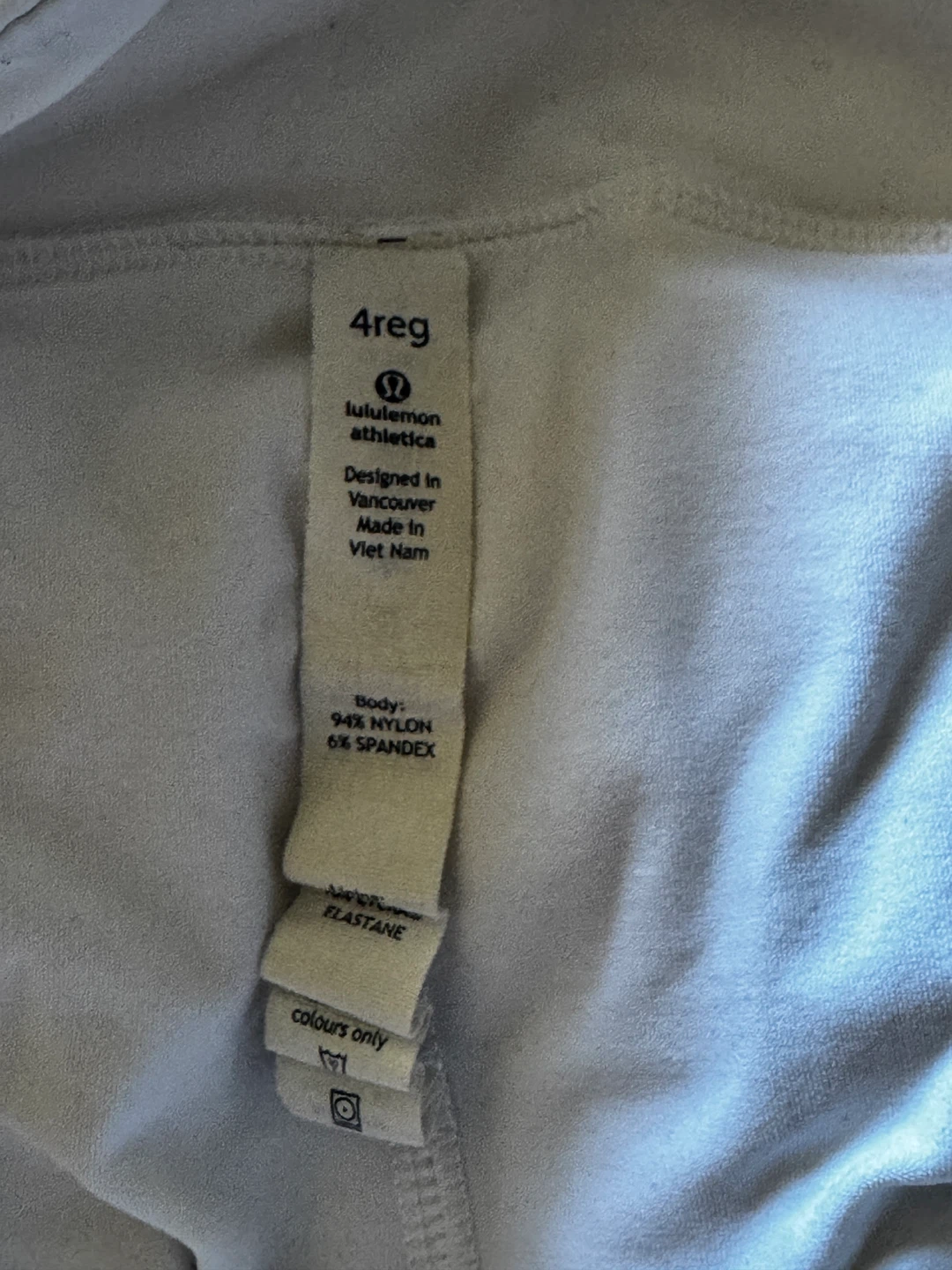 Lululemon skirt, size 4. - photo 2