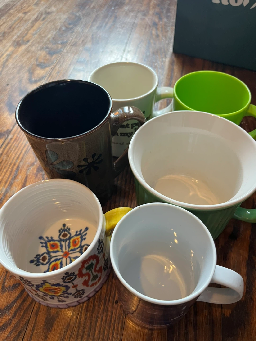 Set of 6 assorted coffee mugs