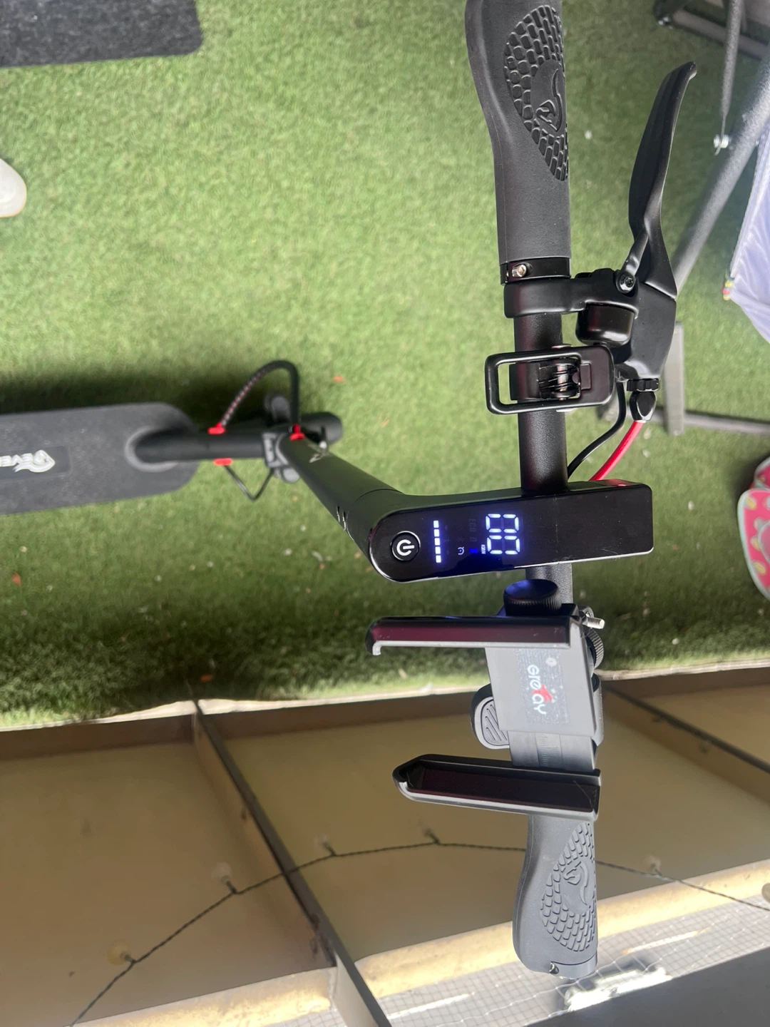 EVERCROSS EV85F Scooter – Great Condition + Charger - photo 3