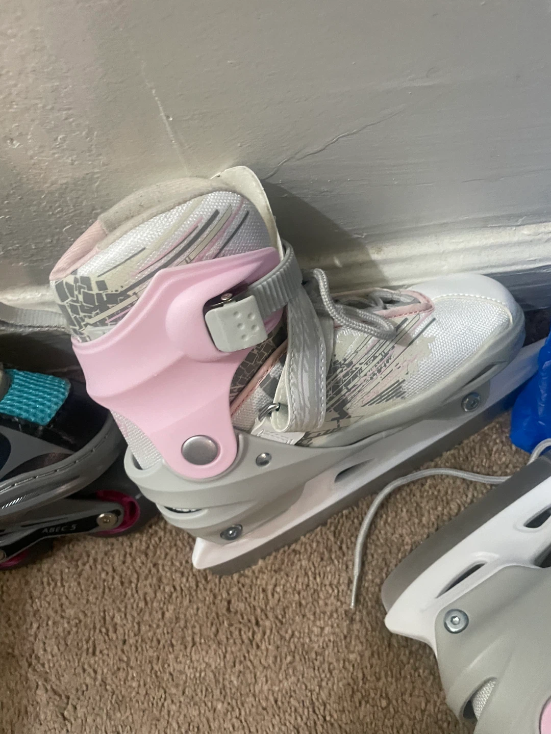 Adjustable Ice Skates for Kids - Pink and White