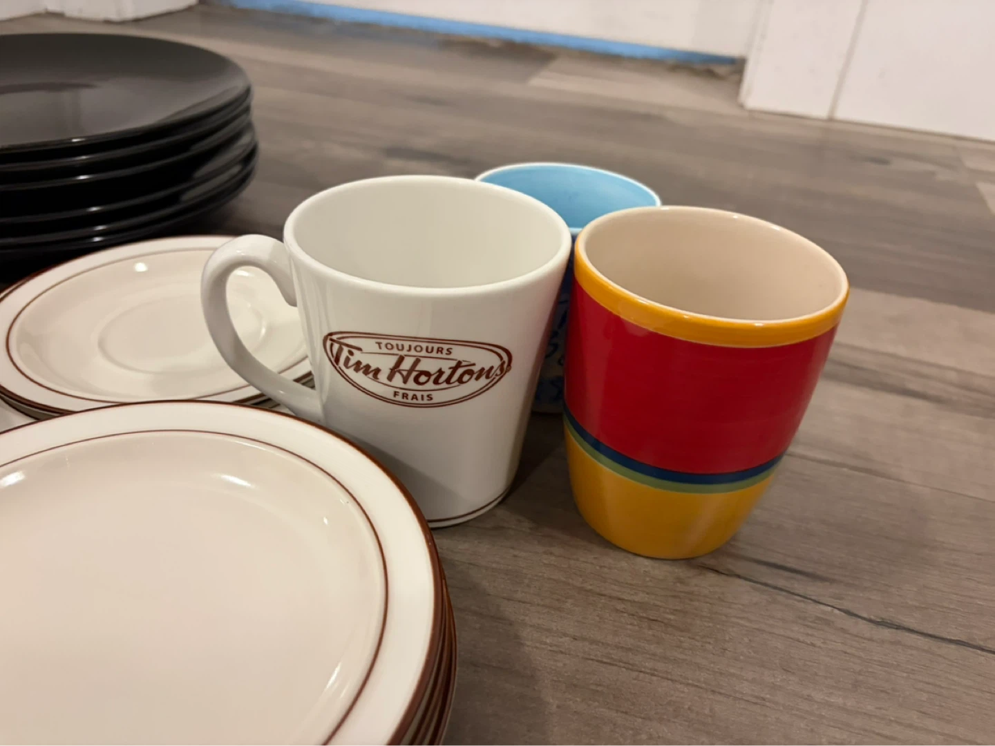Tim Hortons and assorted dishes/mugs - photo 4