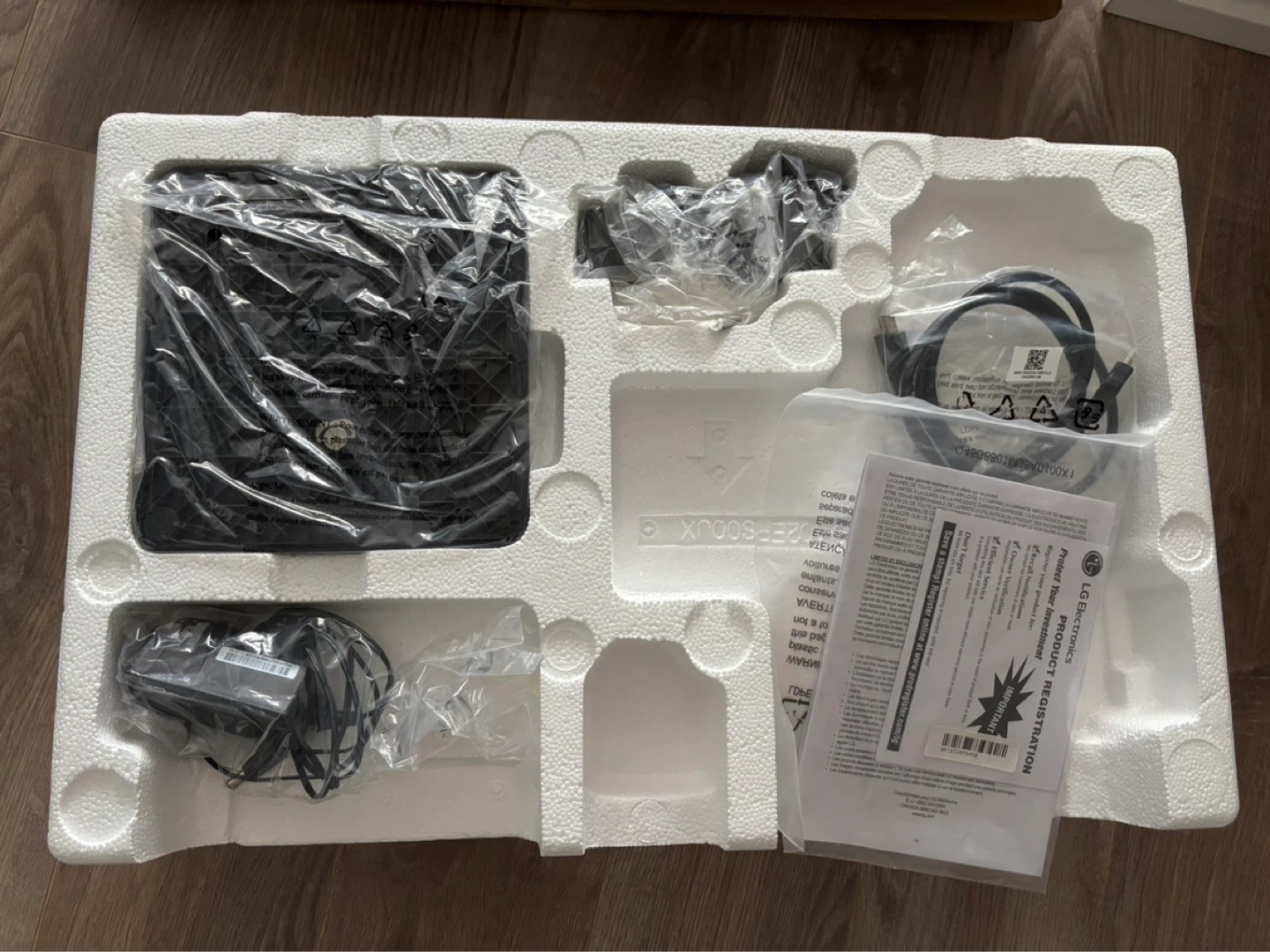LG 24" FHD IPS Monitor - 100Hz Refresh Rate - photo 3