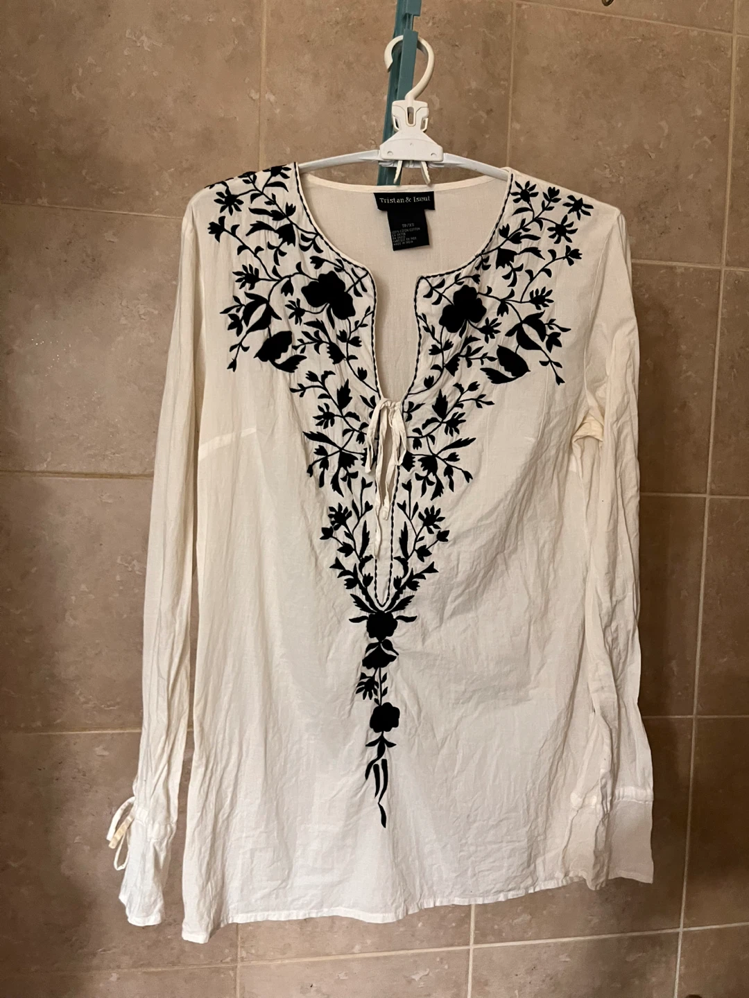 Tristan & Iseult White Embroidered Tunic Top