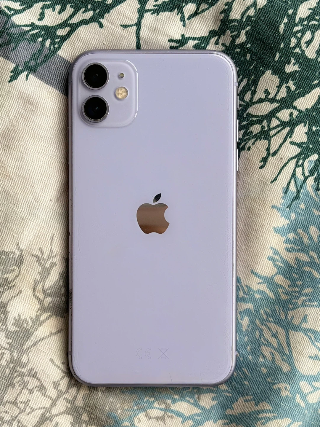 iPhone 11 , 128G - Lavender (with case)