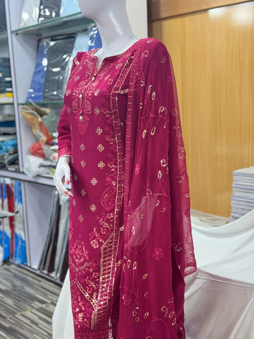 Embroidered Magenta 3-Piece Suit with Dupatta - photo 2