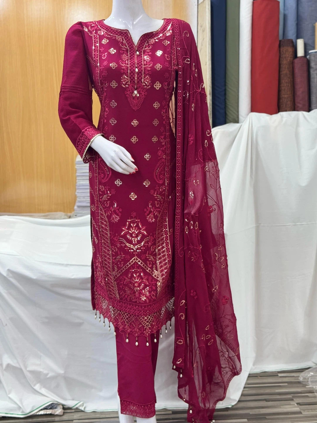 Embroidered Magenta 3-Piece Suit with Dupatta - photo 3