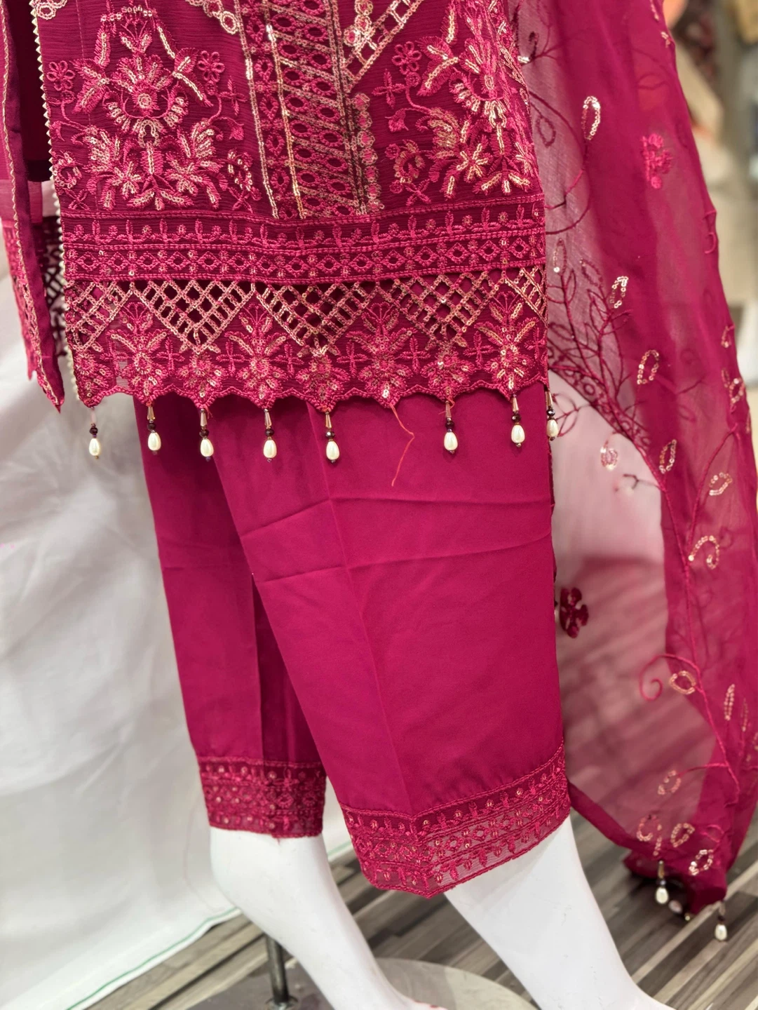 Embroidered Magenta 3-Piece Suit with Dupatta - photo 5