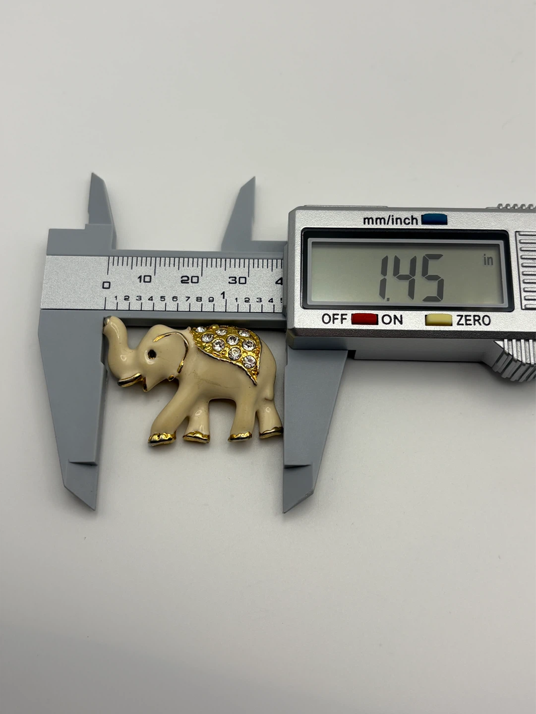 Elephant Pin Brooch with Rhinestones - photo 5