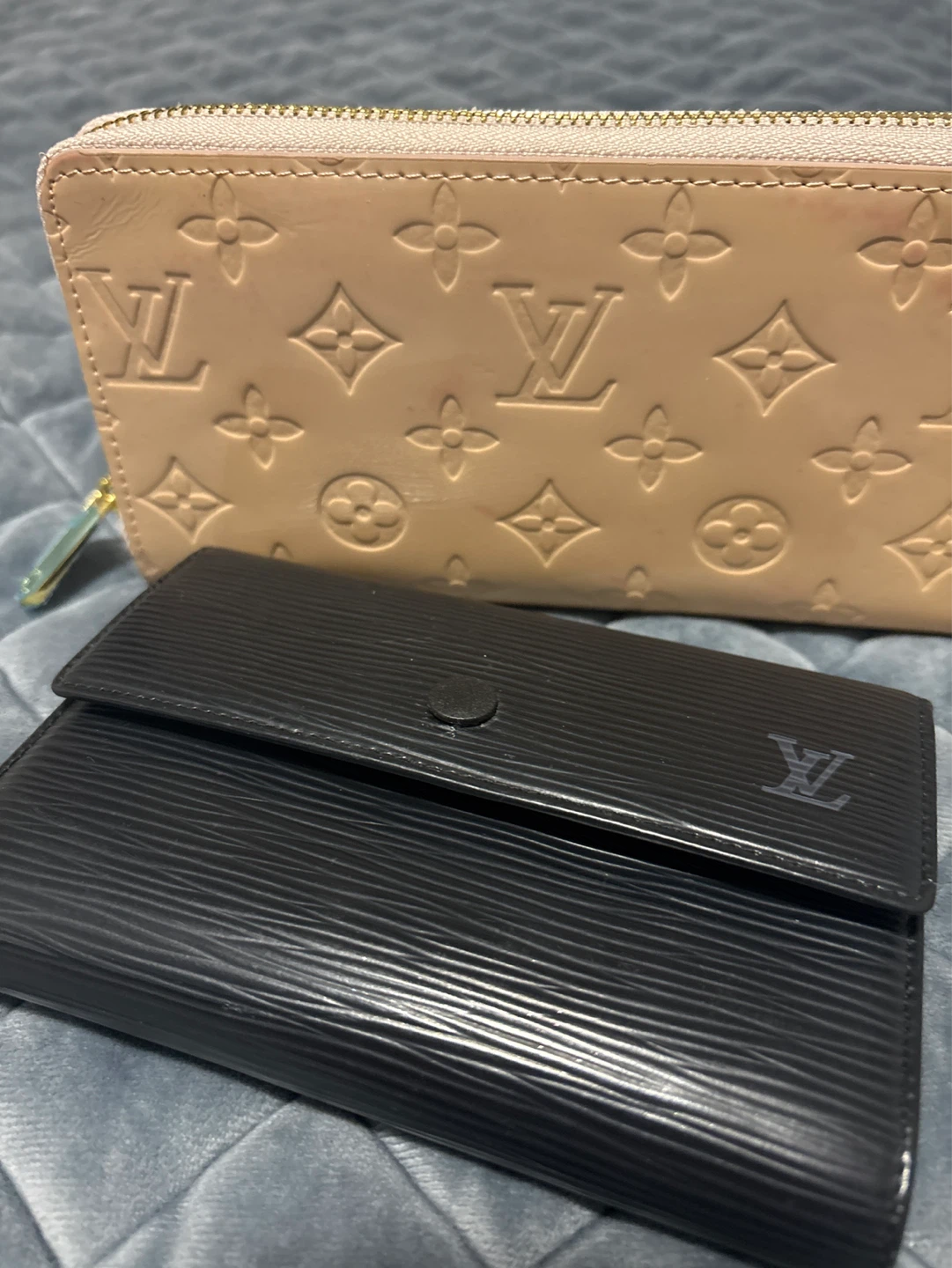 Louis Vuitton Wallets (Beige Vernis & Black Epi)
