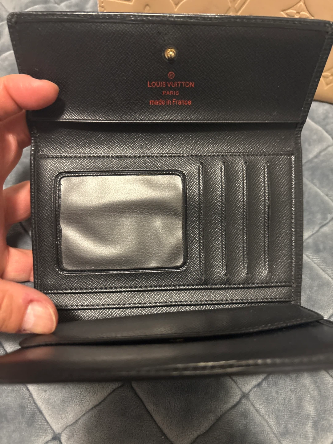 Louis Vuitton Wallets (Beige Vernis & Black Epi) - photo 2