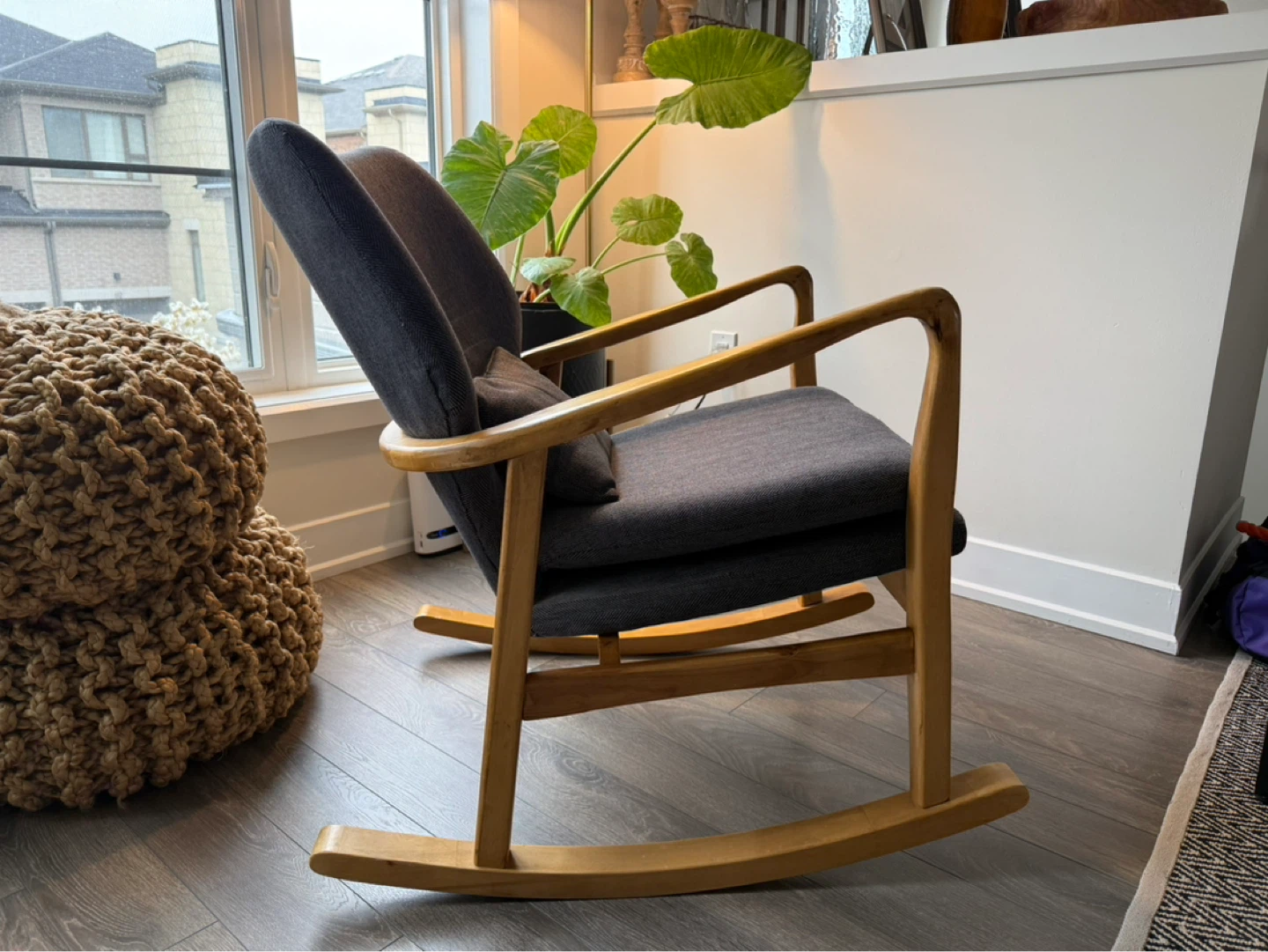 Modern Dark Grey Rocking Chair – Excellent Condition! - photo 3