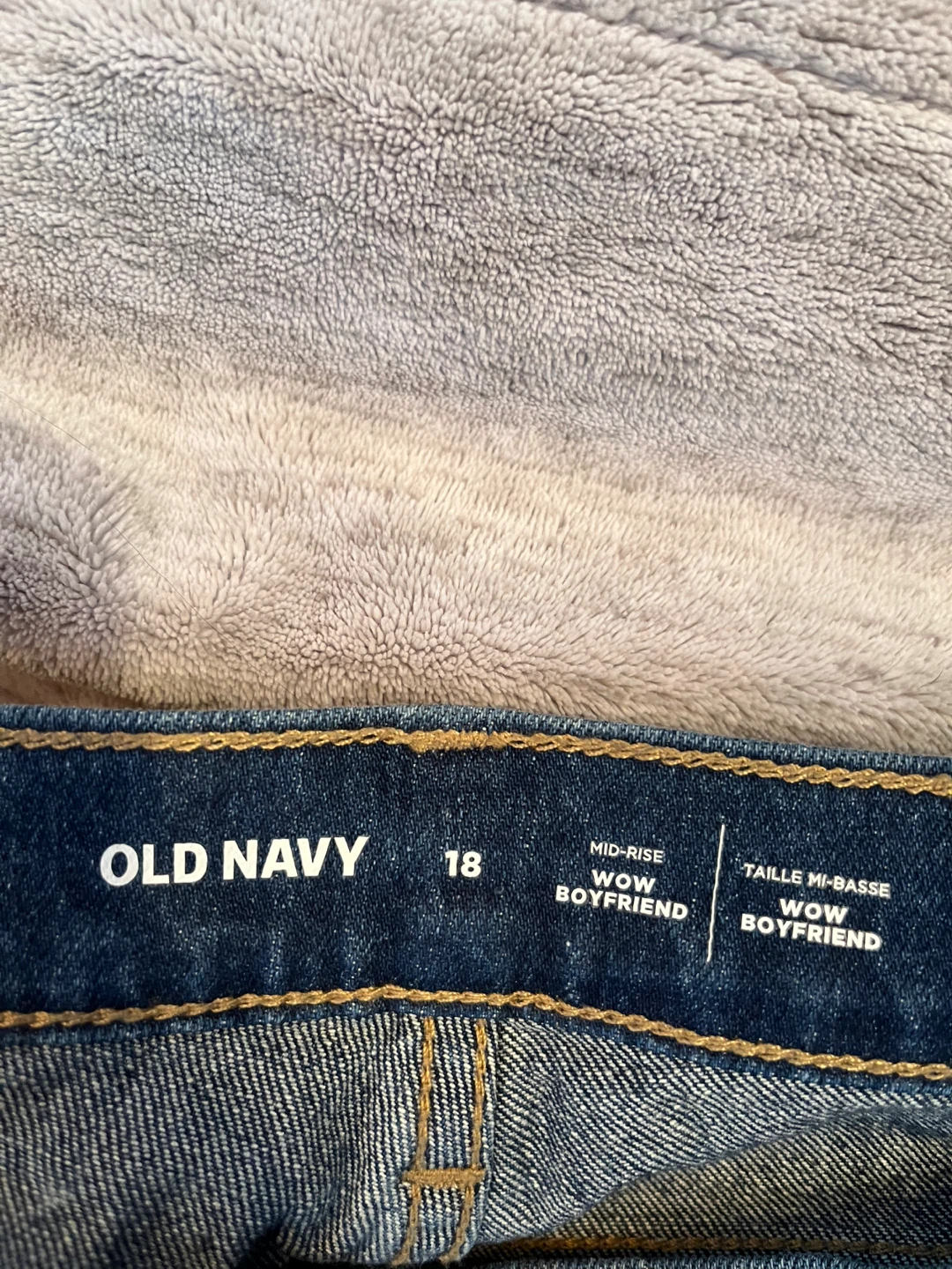 Old Navy Mid-Rise Wow Boyfriend Jeans Size 18 - photo 2