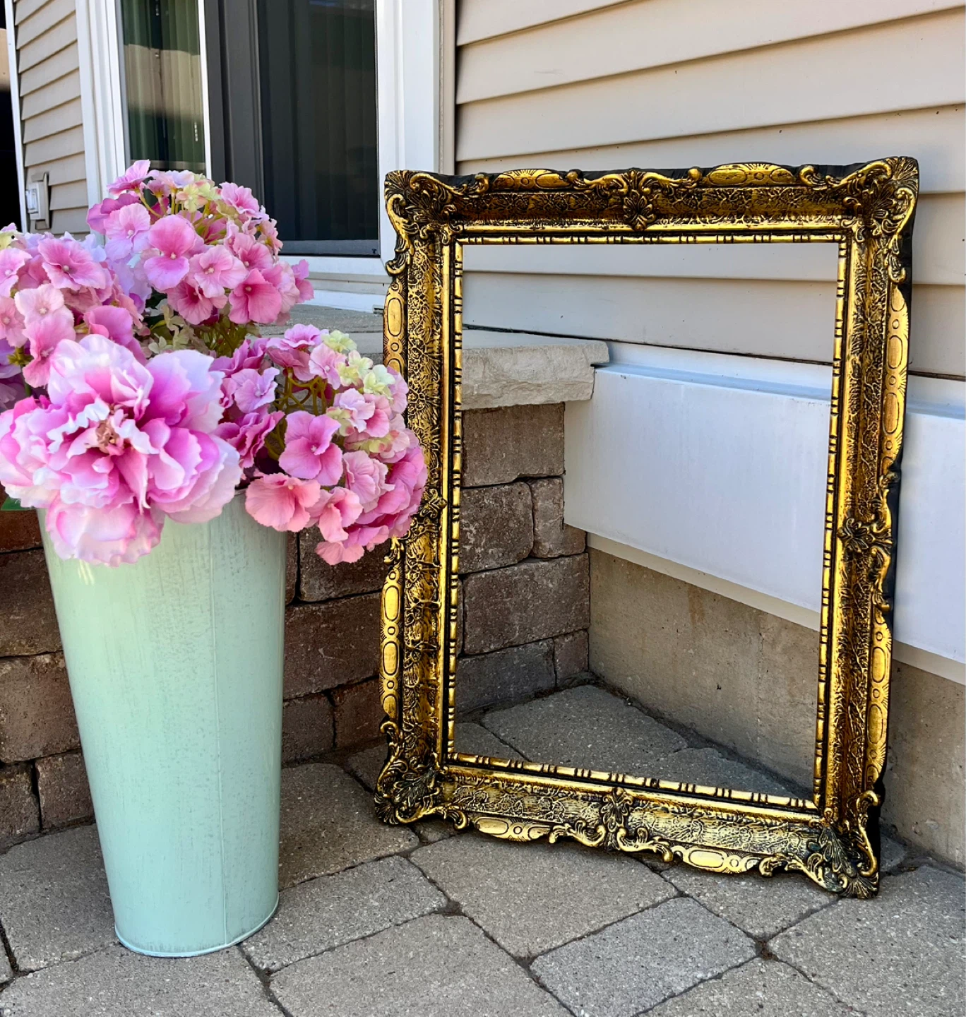 GORGEOUS ORNATE FRAME 19 X 25