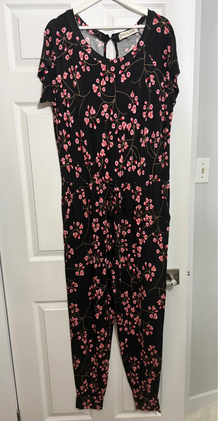 Taylor Black Floral Jumpsuit - photo 2