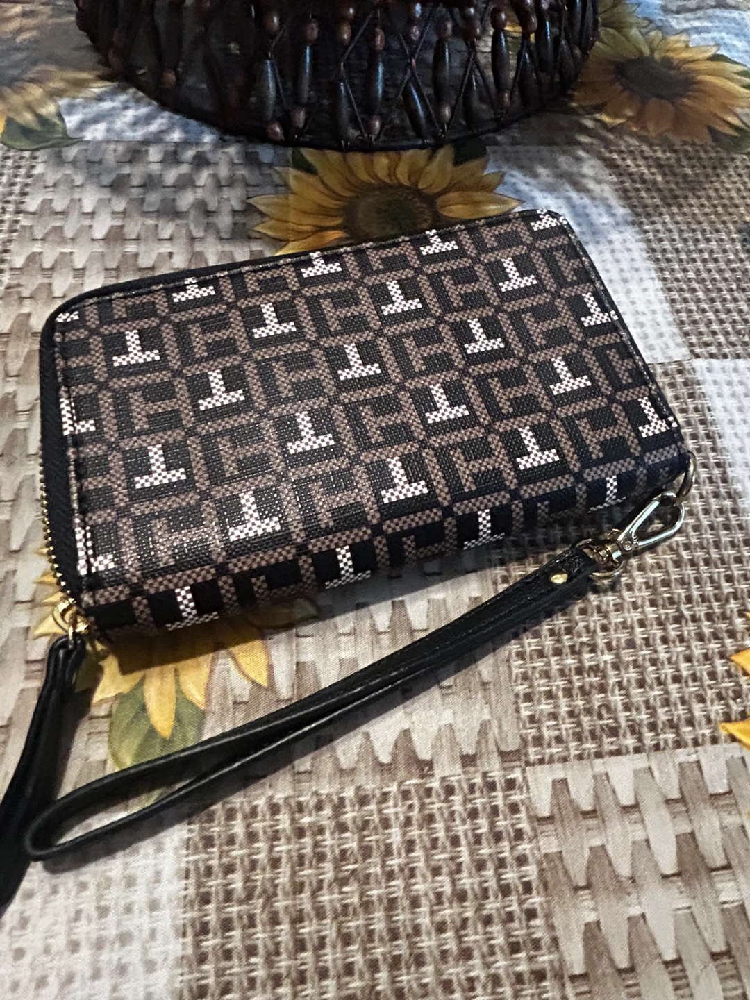 NEW  Tommy Hilfiger Wristlet Wallet - photo 5