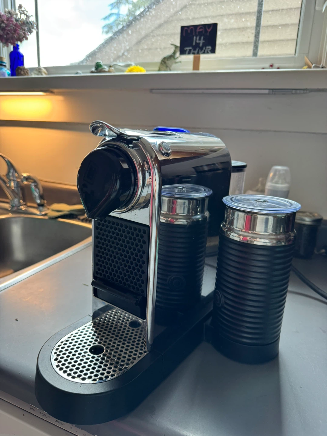 Nespresso Citiz Platinum & Milk D45 US Espresso Machine