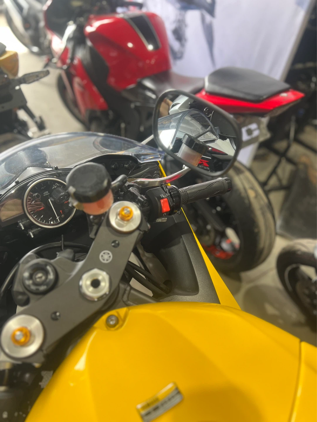 Yamaha Motorcycle - Yellow - photo 5