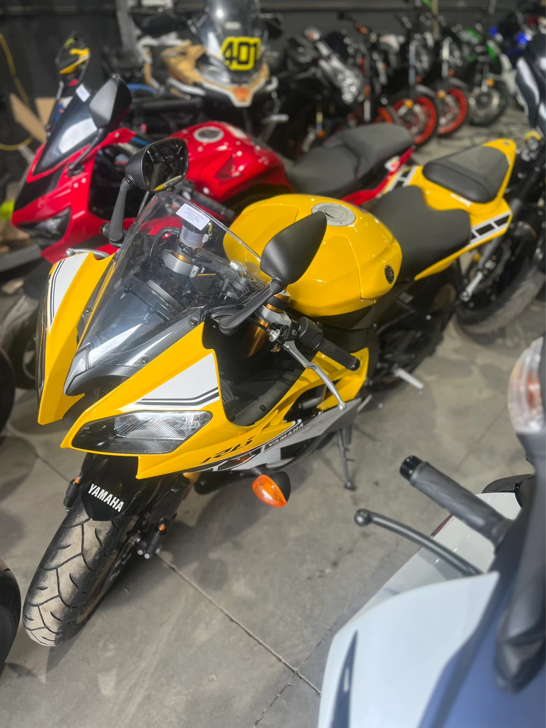 Yamaha Motorcycle - Yellow - photo 2