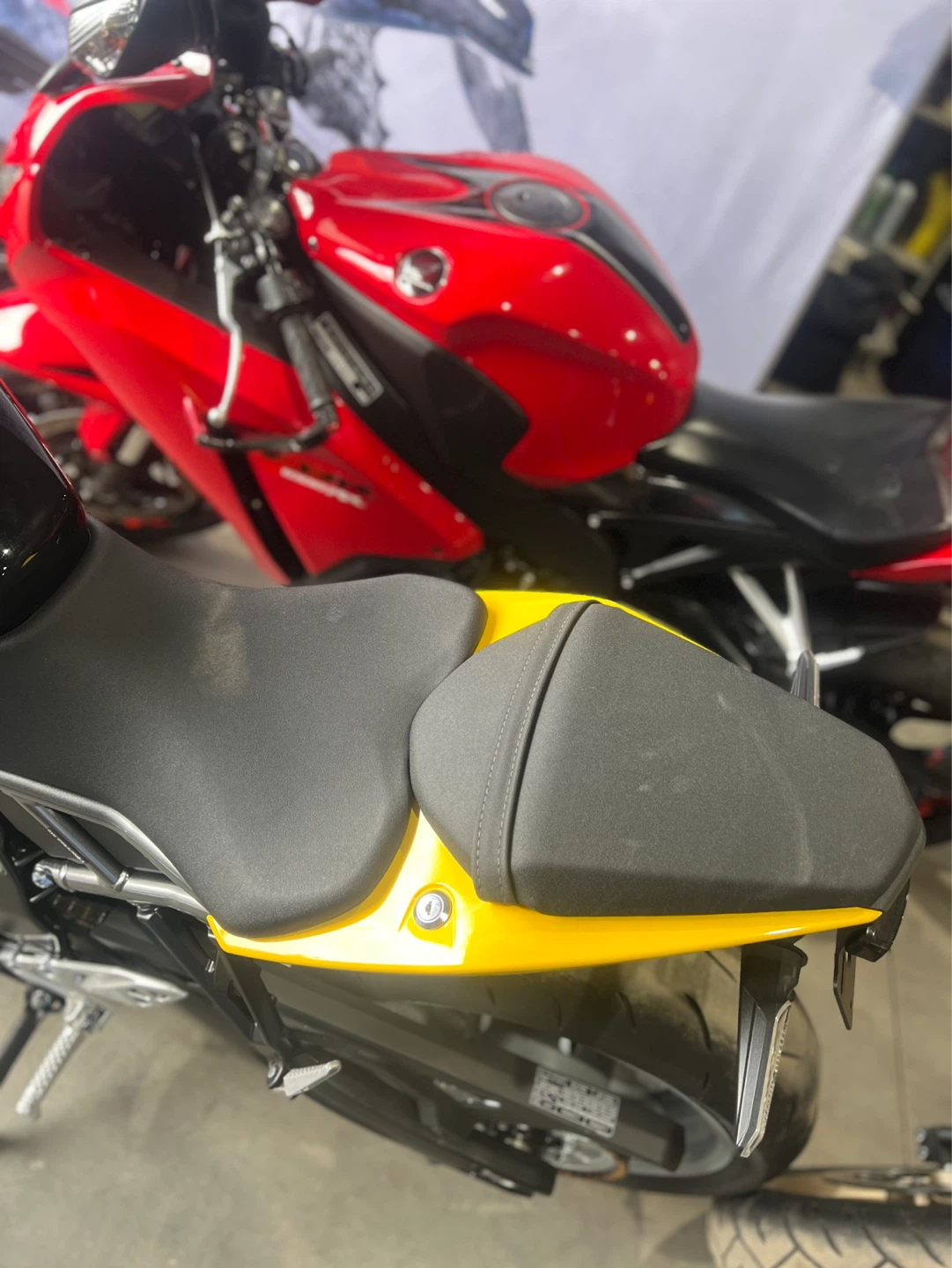 2024 Suzuki GSX-8R - photo 2