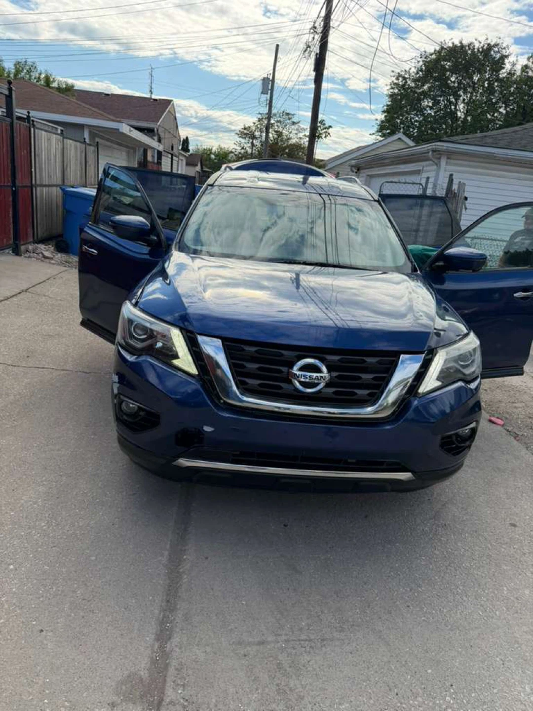 Nissan Pathfinder SUV - photo 5