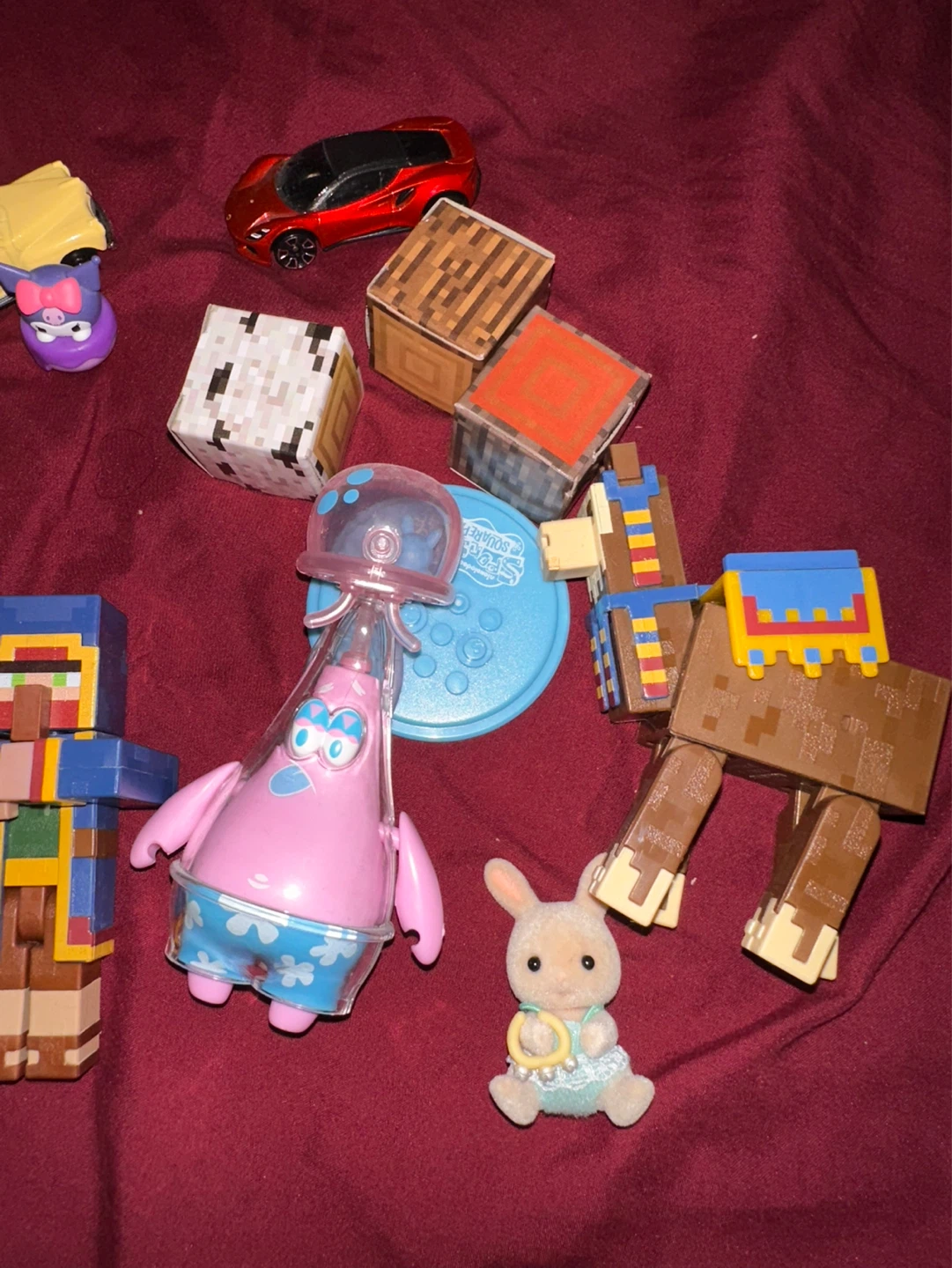 Minecraft, calico critter, sanrio toys - photo 3