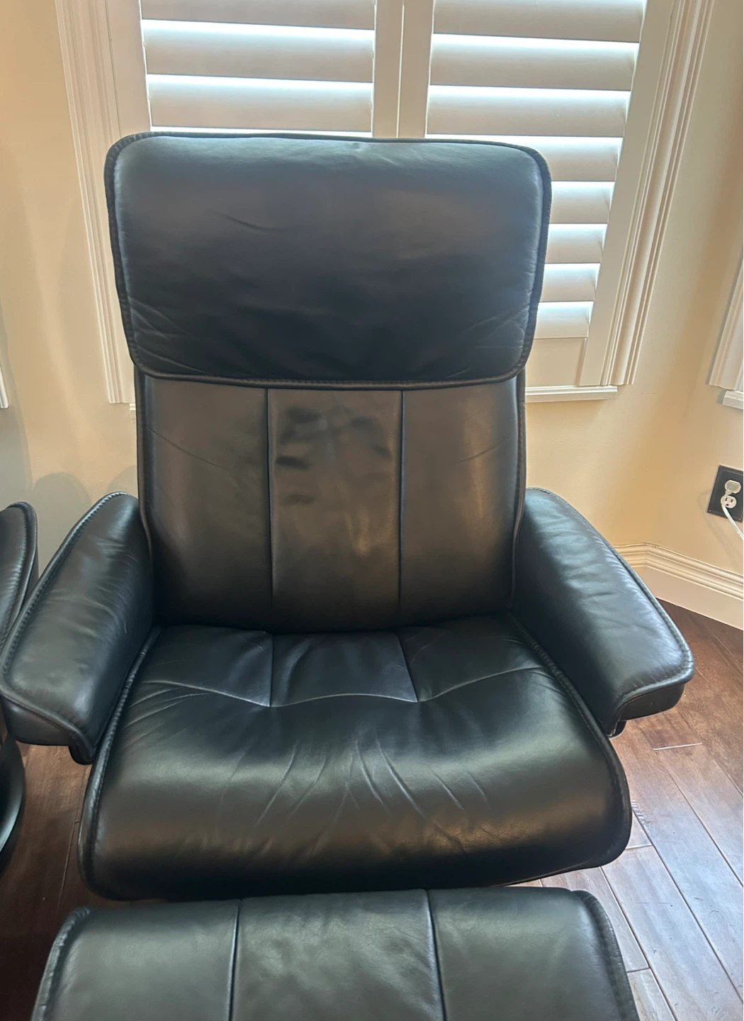 Ekornes Stressless Admiral Recliner with Ottoman - photo 3