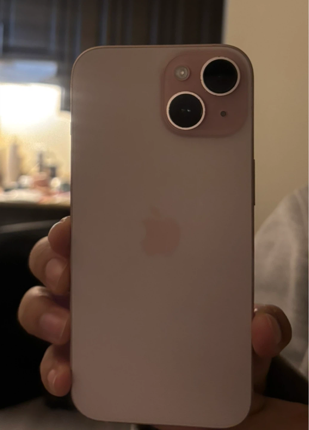 iPhone 15 pink - photo 2