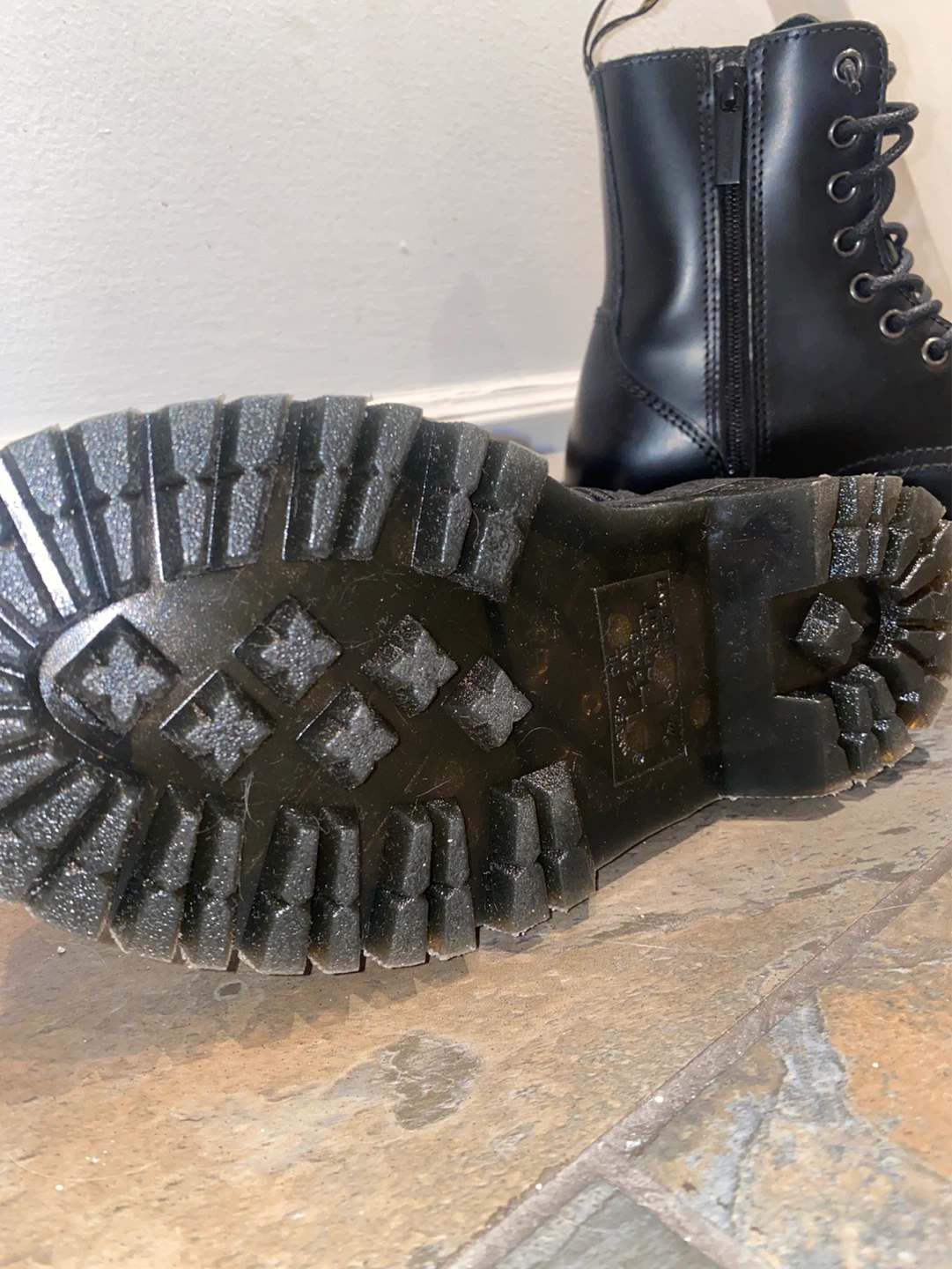 Never worn! Doc Martens Leather Platform Boots And Wonder Balm - photo 5