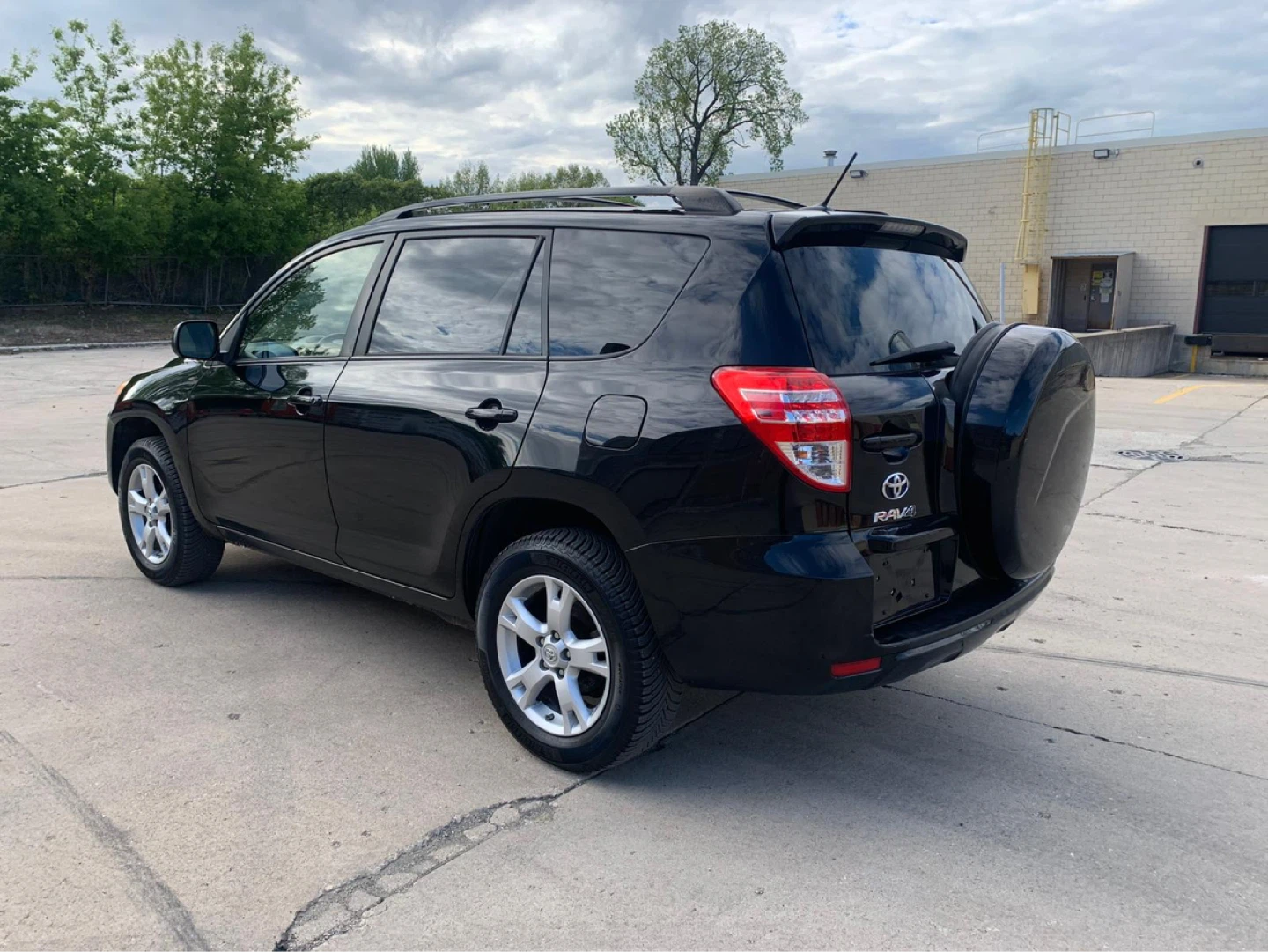 2012 Toyota RAV4 Base Sport Utility 4D - photo 4