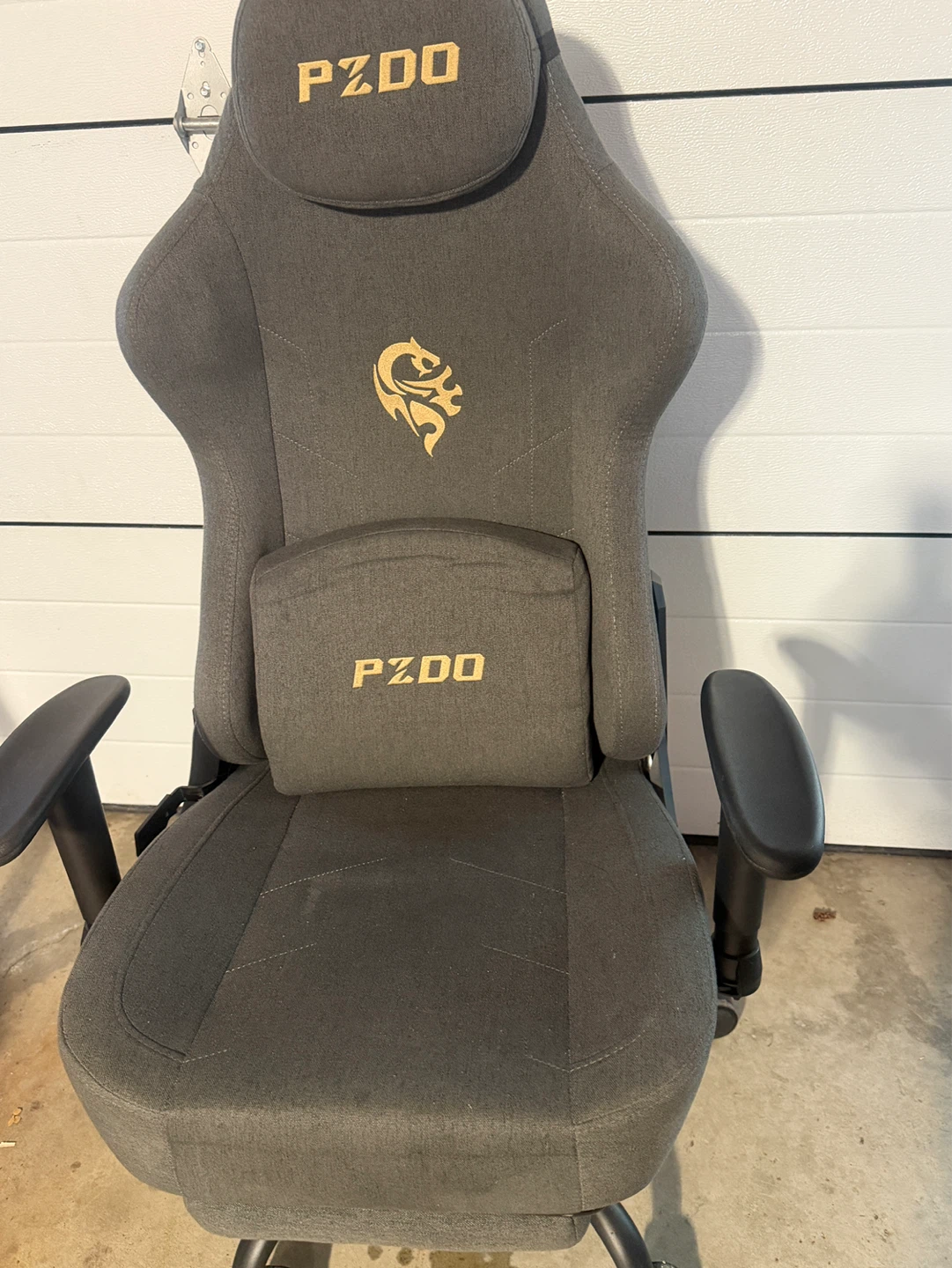 PZDO Gaming Chair with Footrest - Grey